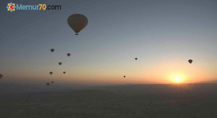 Kapadokya’da fırtına nedeniyle balon uçuşları iptal edildi