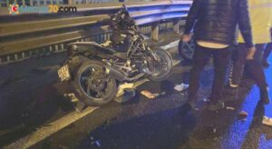 O-3’te arıza yapan kamyonete çarpan motosiklet sürücüsü ağır yaralandı