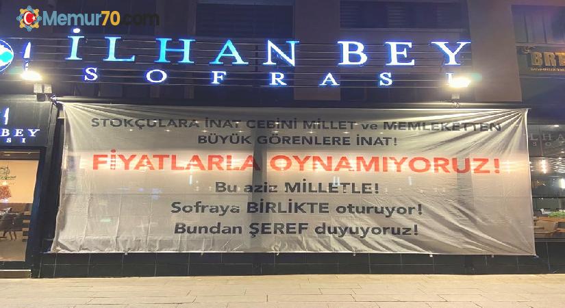 Ankara’da restoran işletmecisinden fahiş fiyat uygulayan ve stokçuluk yapanlara pankartlı tepki