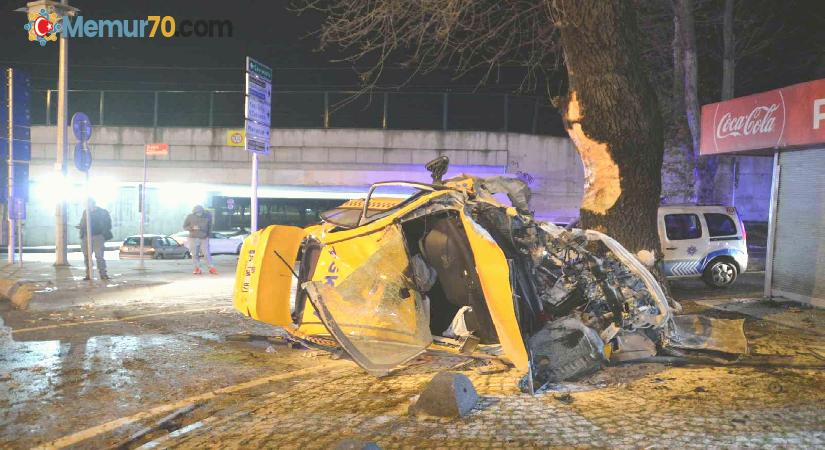 Babasının ticari taksisi ile ağaca çarpan genç hayatını kaybetti