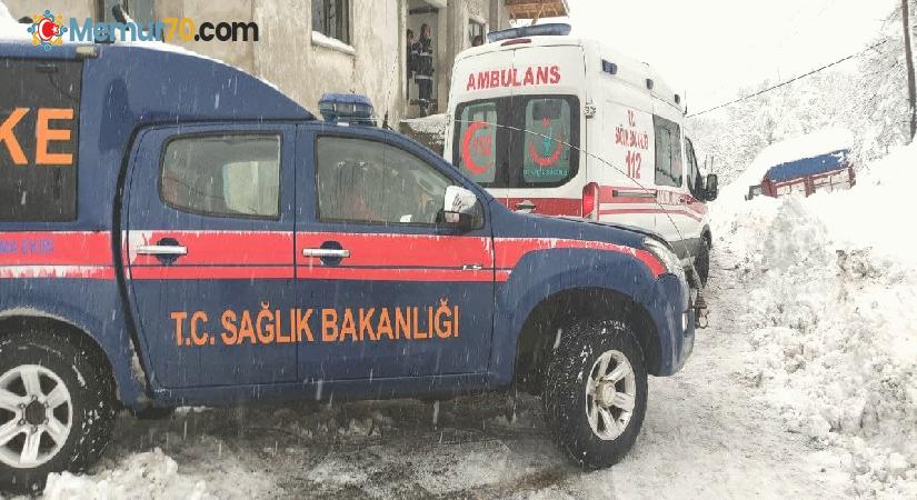 Ekipler karla kaplı yolda KOAH hastasına 5 saatte ulaştı