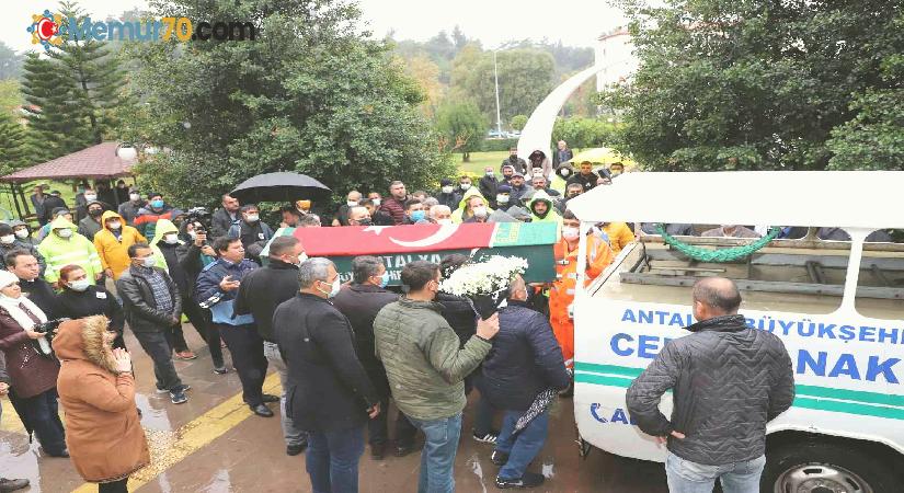 Trafik kazasında hayatını kaybeden belediye işçisi son yolculuğuna uğurlandı