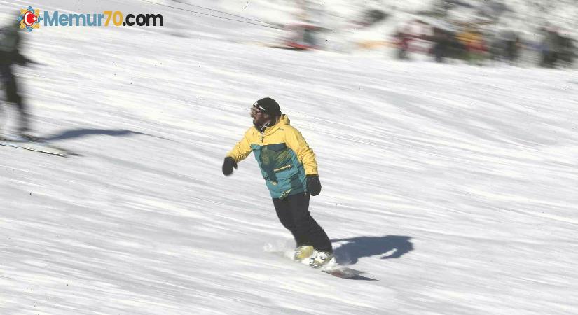 Uludağ hafta içi de kayakçıların gözdesi