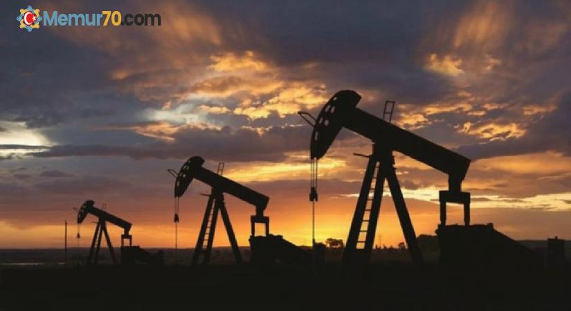 Brent petrolün varil fiyatı düşmeye devam ediyor