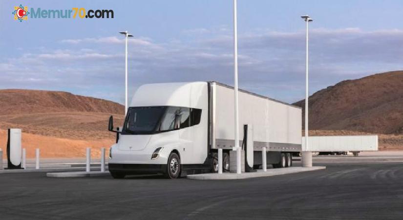 Menzili 800 KM! Tesla’nın tam elektrikli TIR’ı aralıkta yollarda
