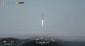 Toplam sayı 3 bin 451 oldu! Uzaya 52 SpaceX uydusu daha fırlatıldı
