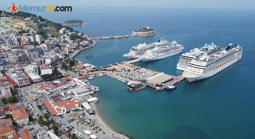 Kuşadası’na kruvaziyerle 4 bin 200 turist geldi