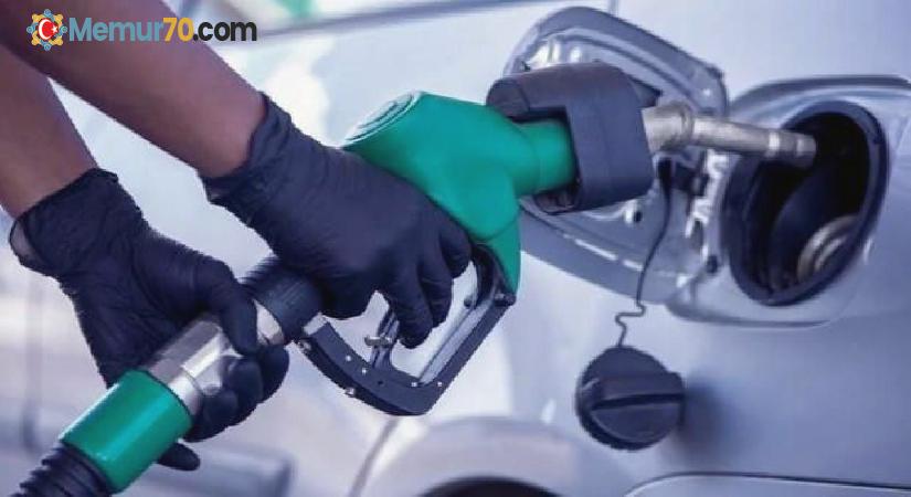 Benzine ve motorine zam geldi: Fiyatlar pompaya yansıdı