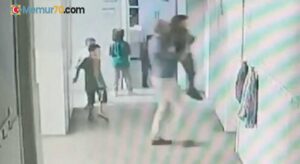 Okulda şoke eden görüntü: Öğrencisini kaldırıp fırlattı