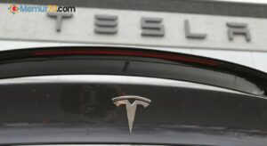 Tesla, 2024’te daha yavaş bir büyüme öngörüyor