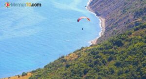 Uçmakdere bayramda paraşüt tutkunlarını ağırlıyor