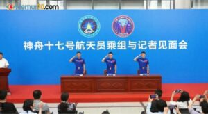Çin’in Shenzhou-17 Mürettebatı Basının Karşısına Çıktı!