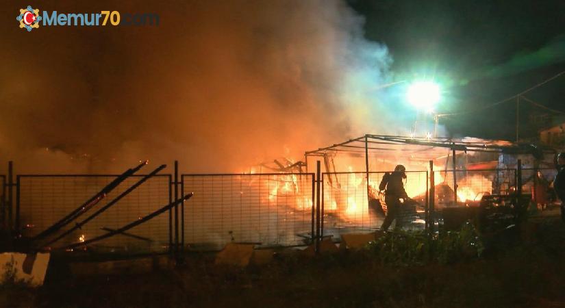 Sancaktepe’de ahır ve kümes alev alev yandı