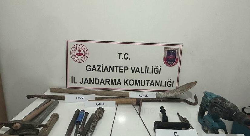 Gaziantep’te kaçak kazı operasyonu: 3 gözaltı