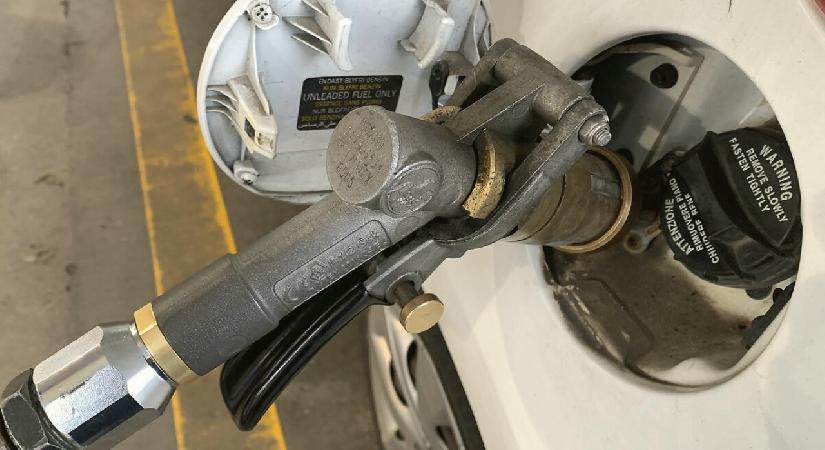 Otogaza zam, benzine indirim geliyor