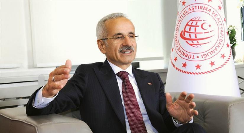 Bakan Uraloğlu duyurdu: Dünyaca ünlü iki turistik tren İstanbul’a geliyor