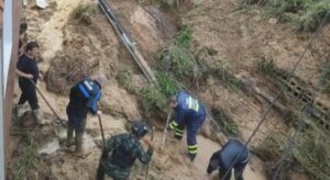 Kolombiya’da şiddetli yağış sele dönüştü… Toprak kayması 5 can aldı!