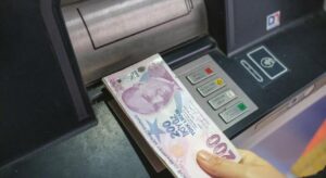 Yaşlı ve engelli aylıkları hesaplara yatırılmaya başlandı