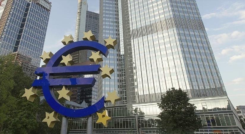 Avro Bölgesi ekonomisi ilk çeyrekte yüzde 0,6 büyüdü