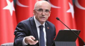 Bakan Şimşek’ten faiz mesajı: Enflasyon oranında düşecek