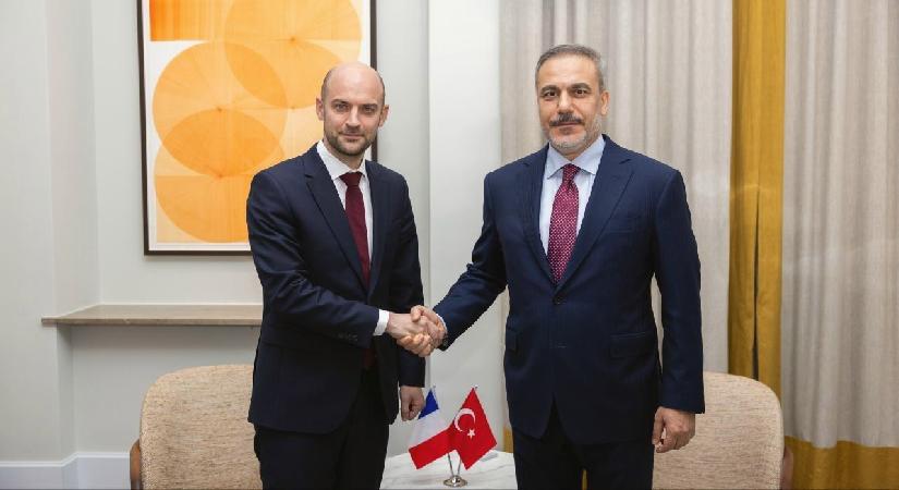 Dışişleri Bakanı Fidan, Fransız mevkidaşı Barrot ile görüştü