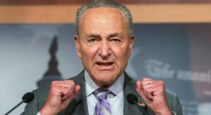 Schumer: Trump bu gecenin hesabını Amerikan halkına vermeli