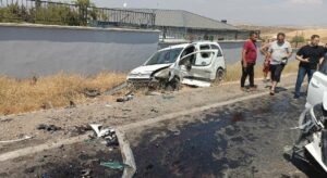 Gaziantep’te hafif ticari araç ile otomobil çarpıştı: 7 yaralı