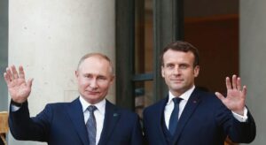 Putin ile Macron arasında 3 yılın ardından ilk görüşme