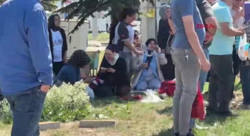 Servis otobüsü, akaryakıt tankerine çarptı; 35 yaralı