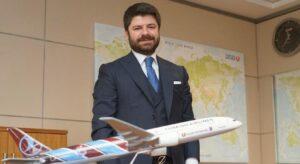 Yahya Üstün, THY’nin İletişim Başkanı oldu