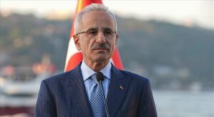 Bakan Uraloğlu’ndan Çeşmeli-Kızkalesi Otoyolu açıklaması! ‘2,2 milyar lira tasarruf’
