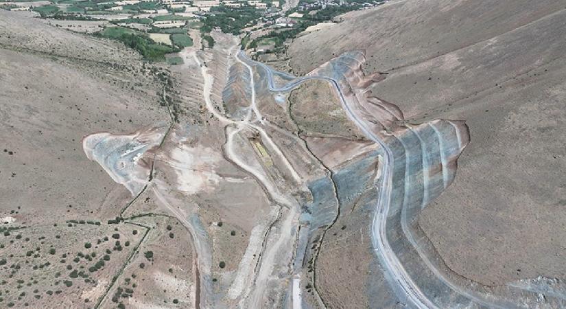 Van’da yapımına başlanan göletler tarım arazilerine “can suyu” olacak