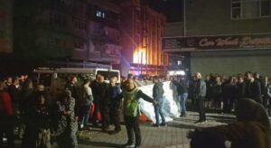 Çöp kamyonunun çarptığı yaya öldü