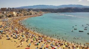 İspanya, yılın 7 ayında 55,5 milyon turistle turizm geliri rekoru kırdı