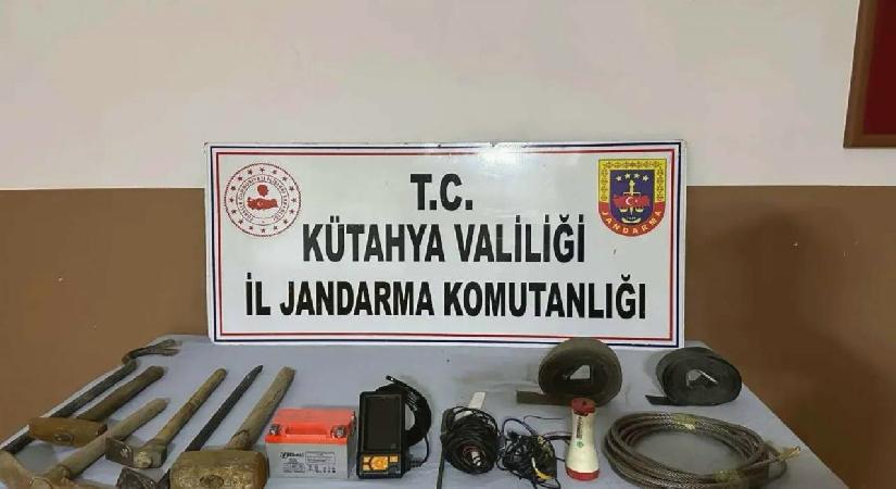 Kütahya’da kaçak tarihi eser kazısı yapan 6 şüpheliye gözaltı