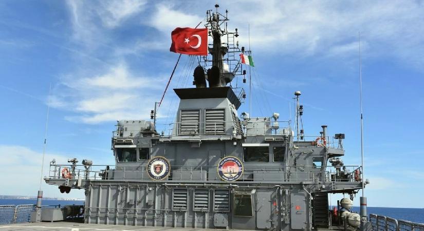 TCG Alemdar’dan Yunanistan’a göz dağı! Her an göreve hazır!