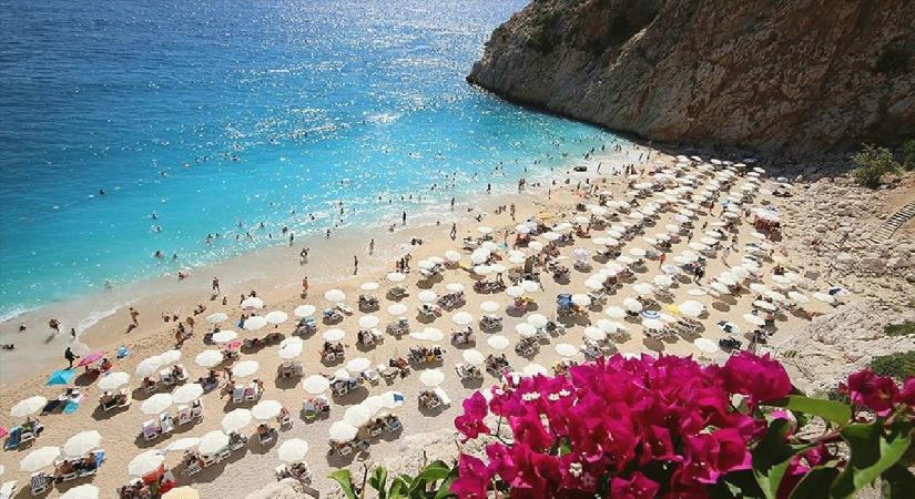 64 milyar dolar turizm gelirine ulaşılması bekleniyor!