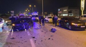 Bursa’da zincirleme kaza: 5 araç birbirine girdi, 3 kişi yaralandı