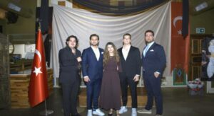 Londra’da Cumhuriyetin 102. yılı çoşkusu: Türk öğrenciler “Cumhuriyet Balosu”nda buluştu