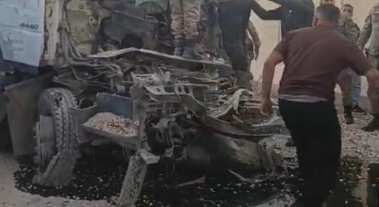 TIR’a arkadan çarpan kamyonun şoförü öldü