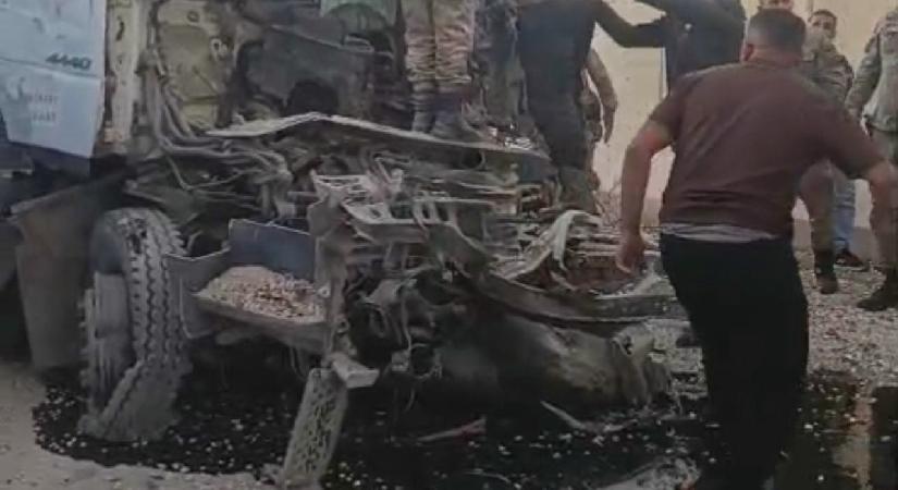 TIR’a arkadan çarpan kamyonun şoförü öldü