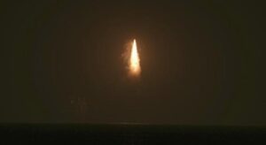 Çin, üç test uydusunu uzaya gönderdi