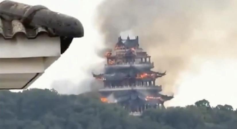 Çin’deki tarihi tapınak alev alev yandı! İnanılmaz ihmal