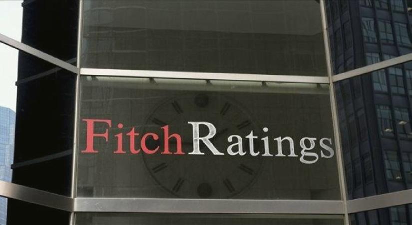 Fitch, 10 Türk bankasının notunu yükseltti