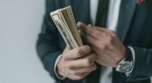 Geliriyle dünyayı şoke etti: Her çalışanından 50 milyon dolar kazandı!