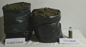 Toprağa gömülü halde 12 kilo 250 gram uyuşturucu çıktı
