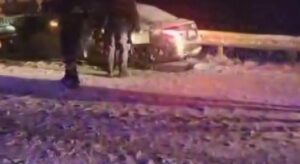 Yoğun kar yağışı kazaları beraberinde getirdi: 1 ölü, 5 yaralı