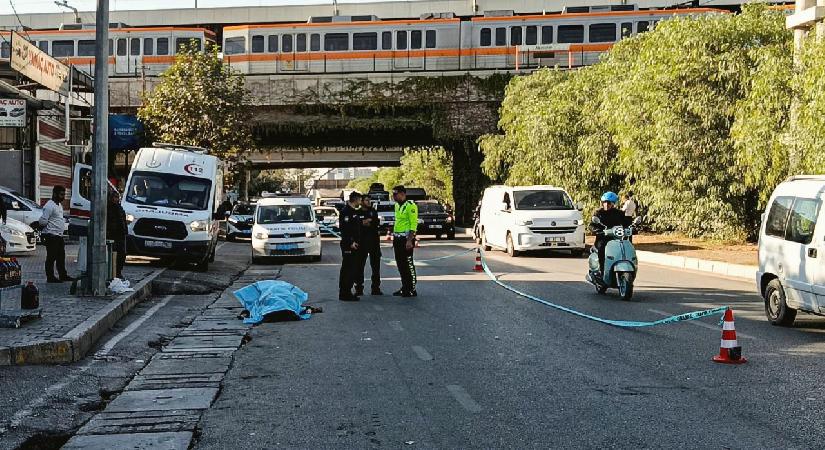 Yolun karşısına geçmek isterken otomobilin çarptığı yaya öldü