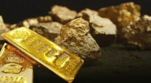 Altının onsu rekor yenileyerek 4 bin 500 dolar eşiğini aştı