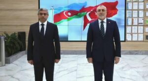 Bakan Işıkhan, Azerbaycanlı mevkidaşı Aliyev ile bir araya geldi